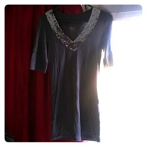 Express sexy basic vee.